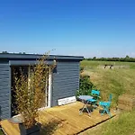 D'hotes Et De La Vieille Ecluse Bed & Breakfast 3*