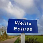 Bed & Breakfast D'hotes Et De La Vieille Ecluse